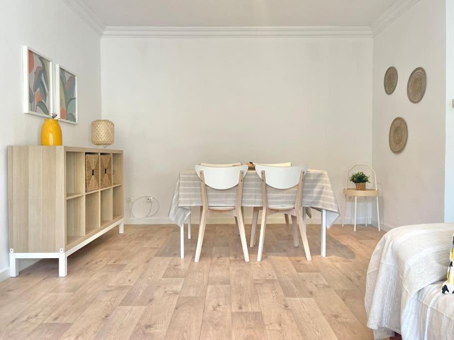 3 Habitaciones, Terraza Y A 200 Metros De La Playa Málaga Dış mekan fotoğraf